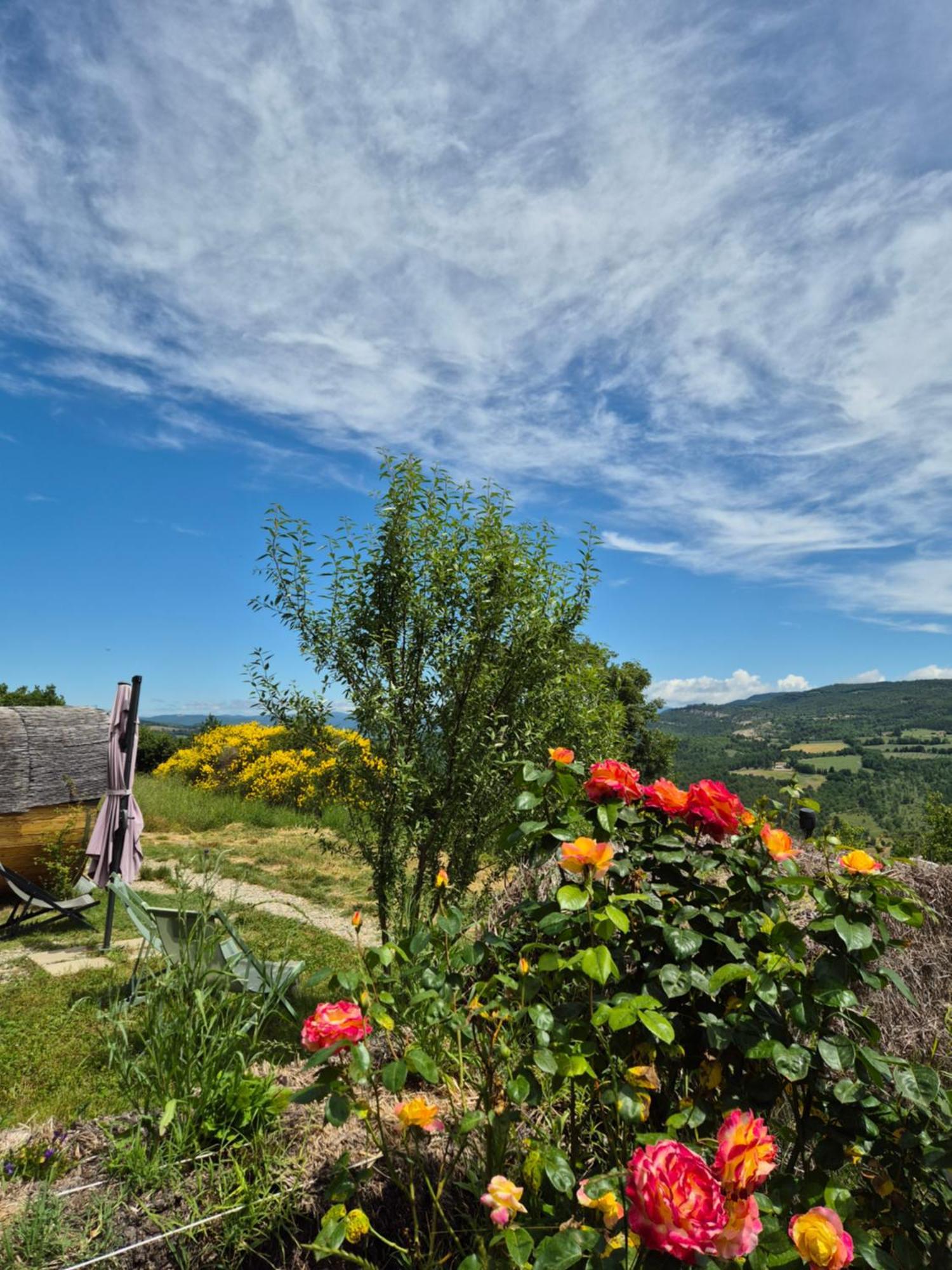 Viens Hebergements Insolites - Detente En Luberon מראה חיצוני תמונה